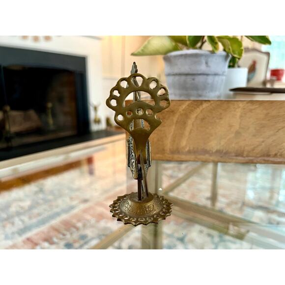 Vintage Solid Brass Peacock Figurine Etched Bird Card Holder Boho Animal Display - Picture 5 of 10